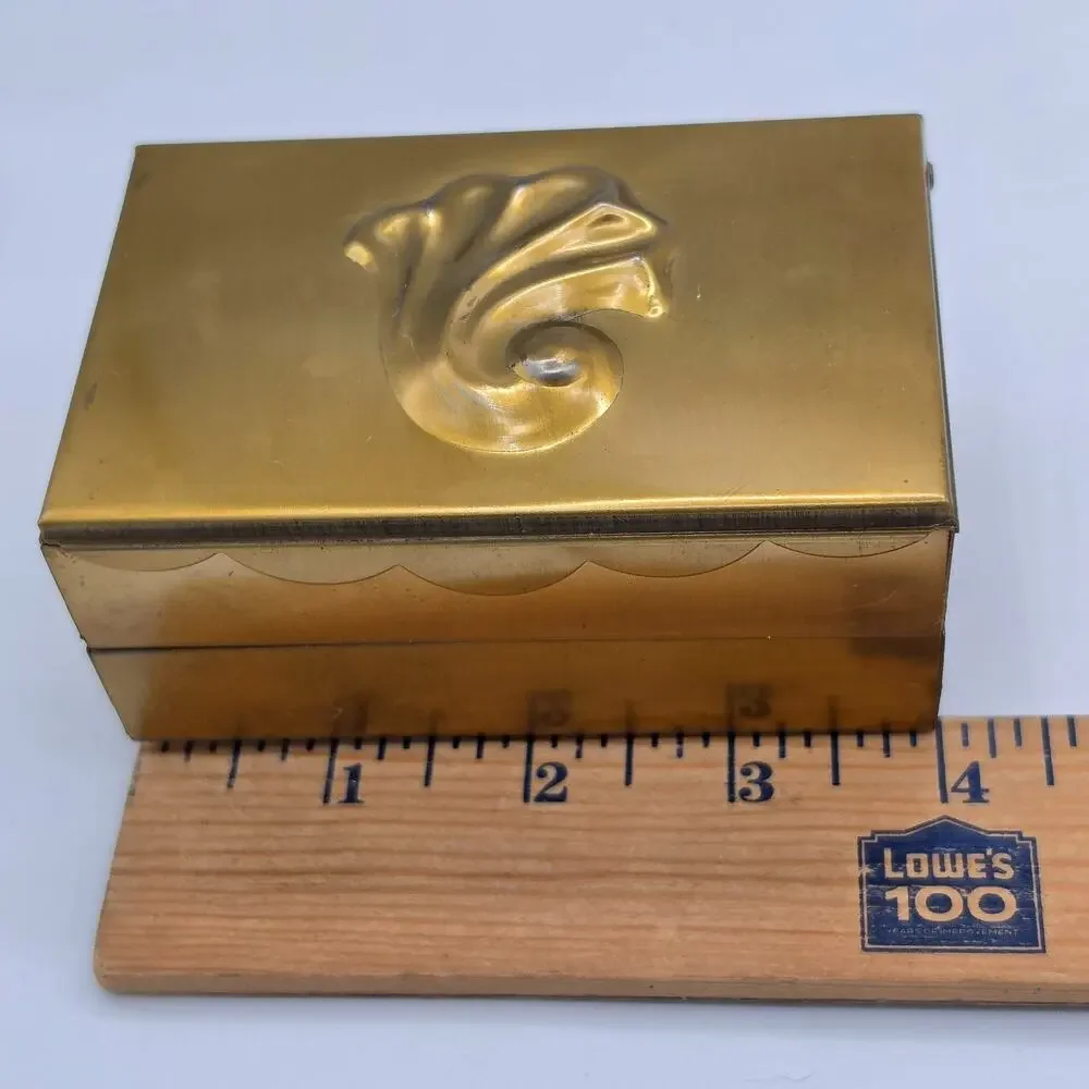 Unbranded vintage gold